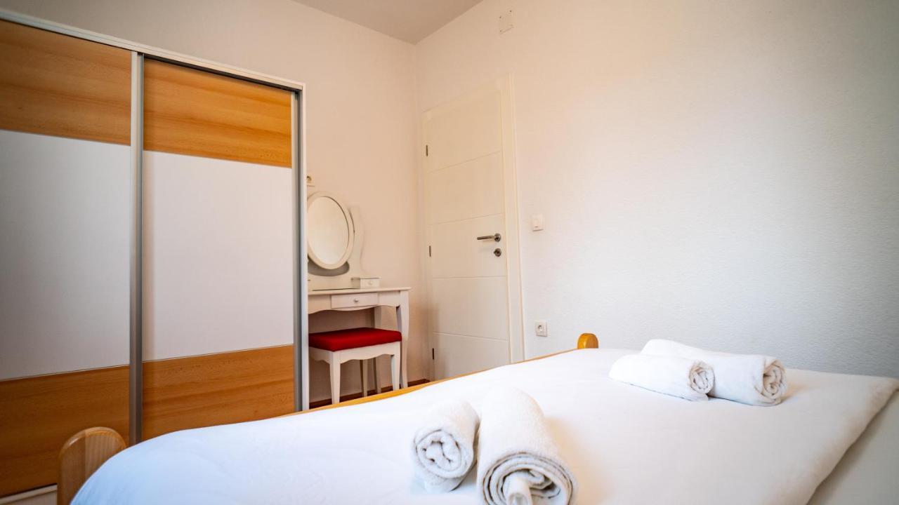 Calma Apartments โตรกีร์ ภายนอก รูปภาพ