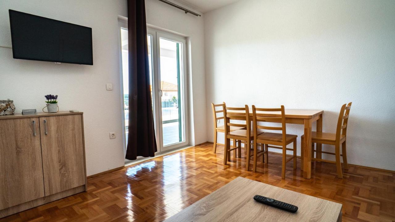 Calma Apartments โตรกีร์ ภายนอก รูปภาพ