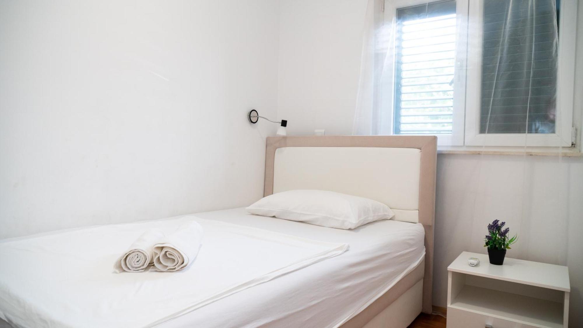 Calma Apartments โตรกีร์ ภายนอก รูปภาพ