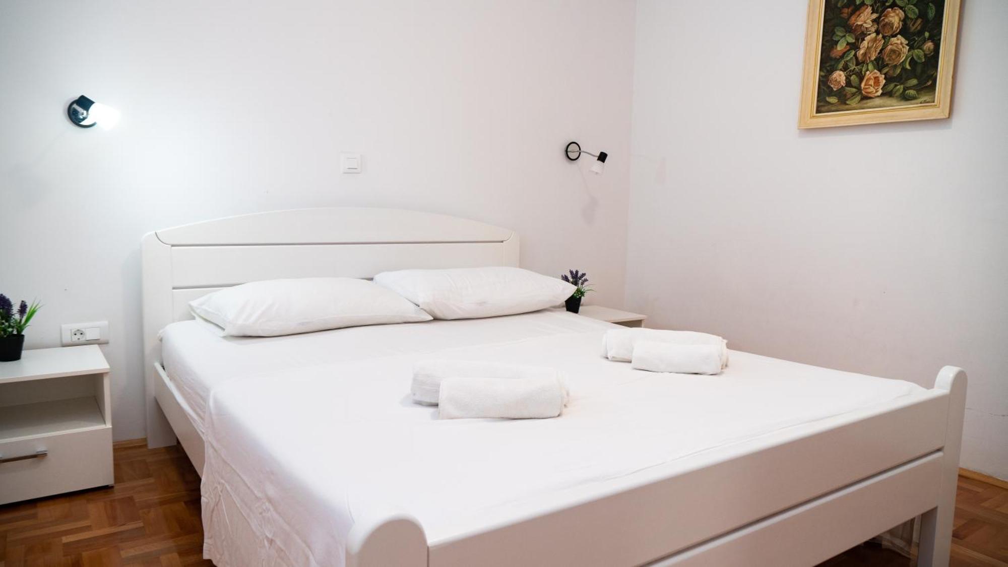 Calma Apartments โตรกีร์ ภายนอก รูปภาพ