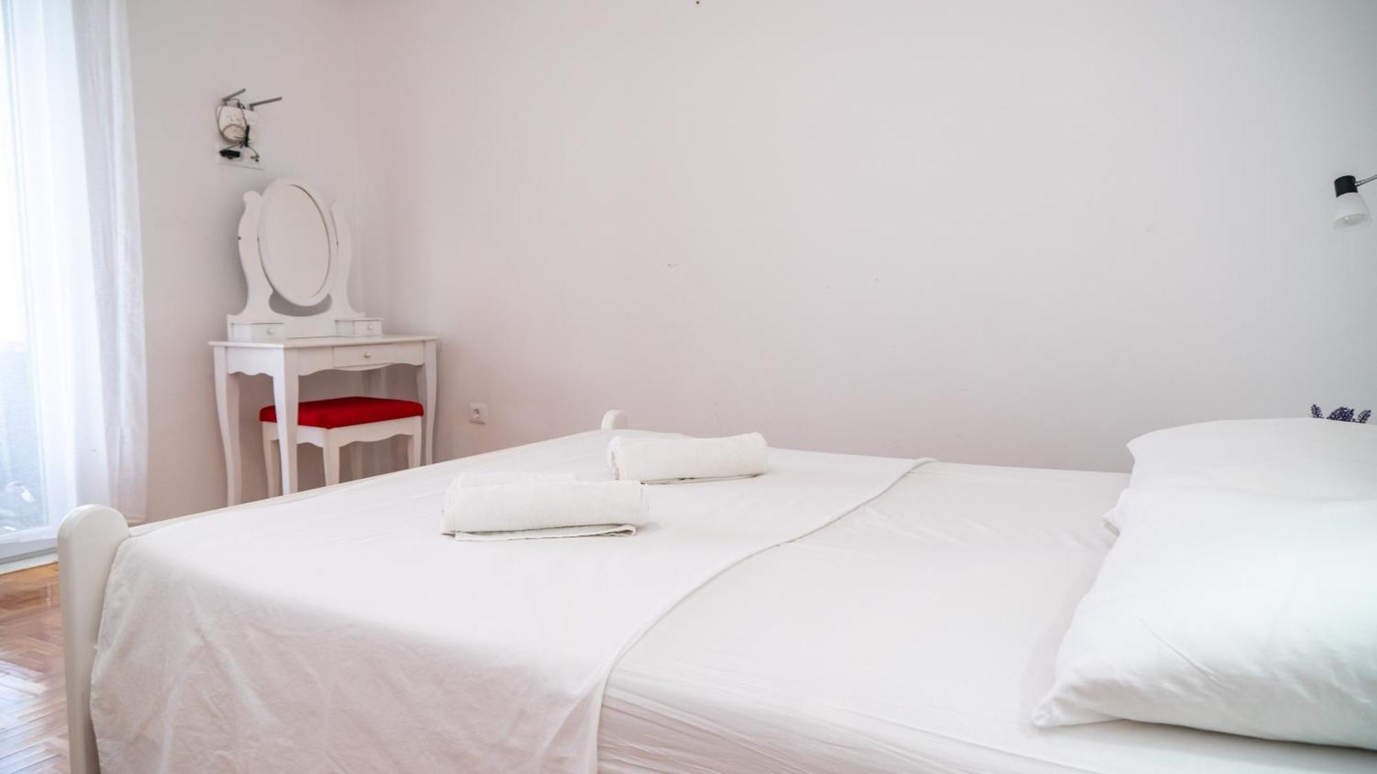 Calma Apartments โตรกีร์ ภายนอก รูปภาพ